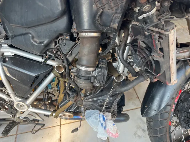 Motor da moto bmw1200 fundido