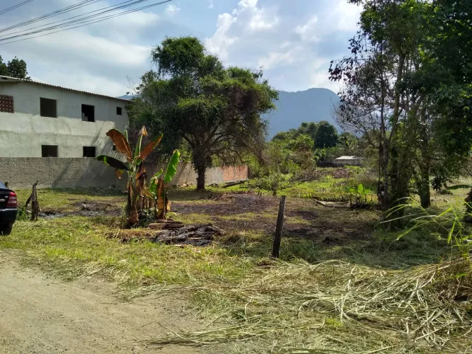 Terreno 750m² Pra viver feliz