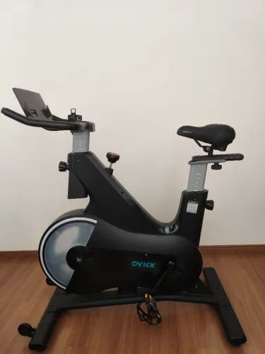 Bicicleta Spinning OVICX Q210 Bluetooth Profissional até 150 kg