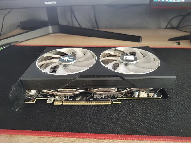 Radeon RX 7600 XT OC