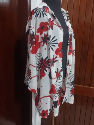 Blusas GG lote com 7 seminovas
