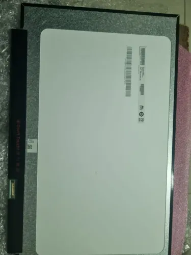 Tela led slim 15.6" borda infinita 