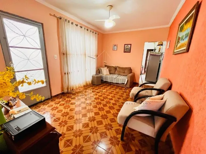 CASA ASSOBRADADA COM 3 QUARTOS - Esmeralda