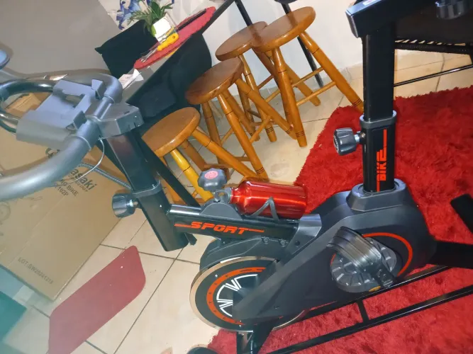 Bicicleta de academia 150 kilos 1.0000