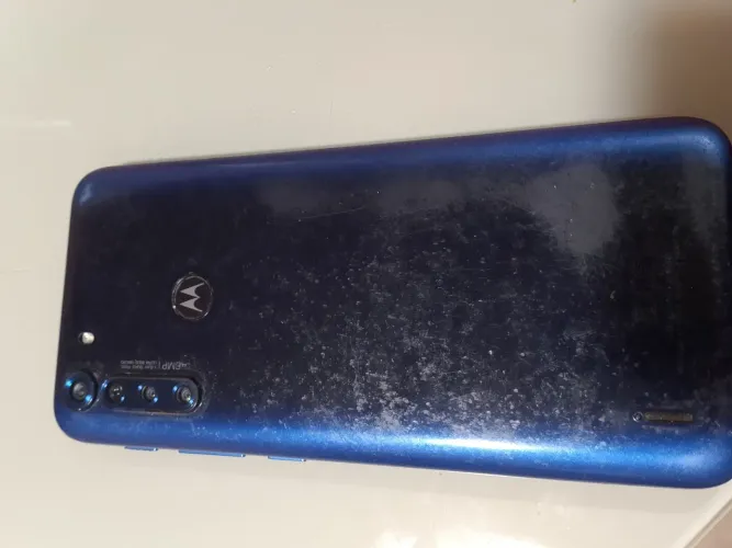 Celular semi novo