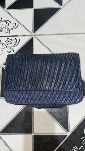 Bolsa Dolmen Azul-Marinho com Corrente Dourada - Conservada