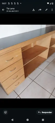 Vendo Rack de madeira com gavetas 