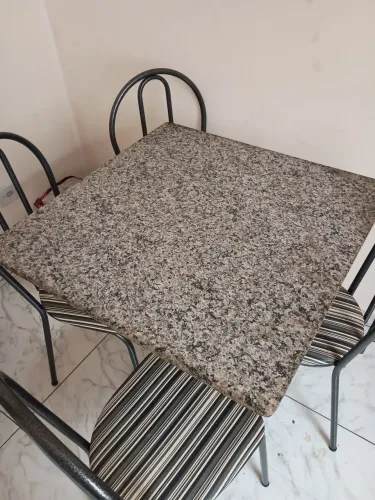 Mesa 4 cadeiras