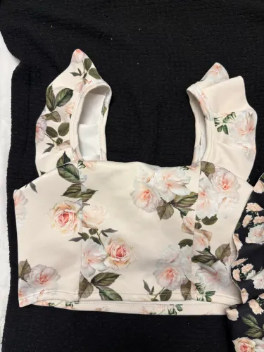 Cropped top de flores novos