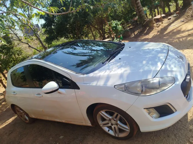 Peugeot 308 Allure 1.6 Flex 16V 5P Mec. 2013