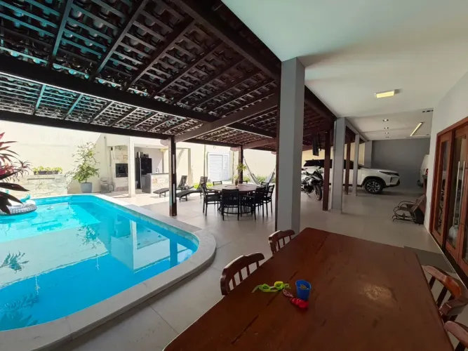 Excelente casa MOBILIADA em Mangabeira (400 m², 3/4, Piscina, energia solar)