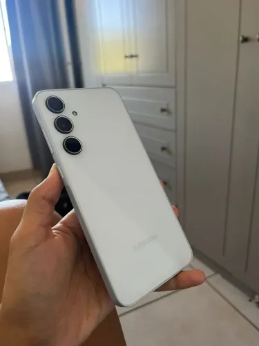 Samsung A35 128GB | Impecável, sem marcas, com carregador original + 4 capinhas