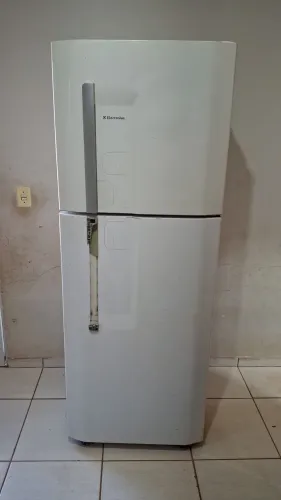 Geladeira dúplex usada mas funciona muito bem, não consigo entregar a geladeira.