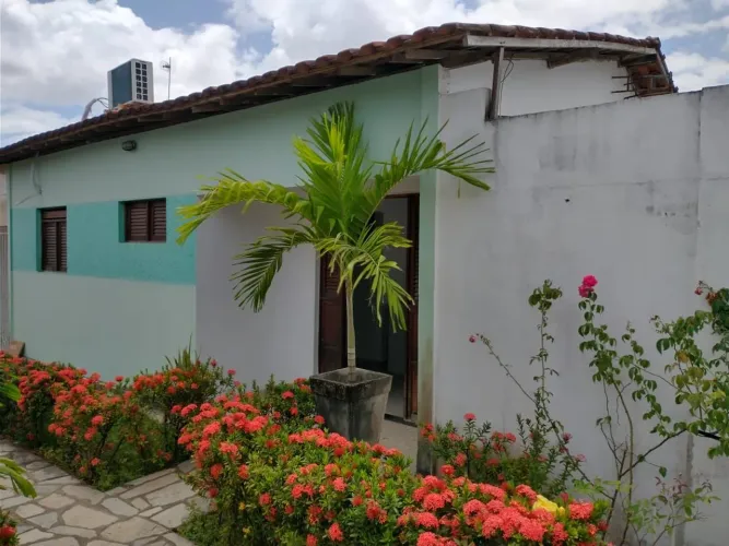 Casa com 2 dormitórios à venda por R$ 160.000,00 - Cristo Redentor - João Pessoa/PB