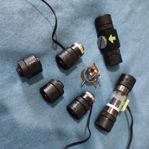 Fittings Koolance para watercooler com 2 medidores de temperatura