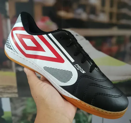 Chuteira de futsal (quadra)