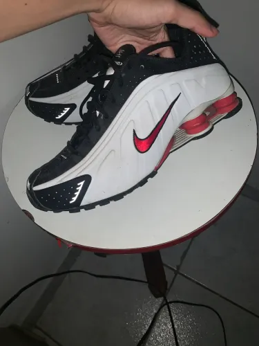 Nike shox R4 