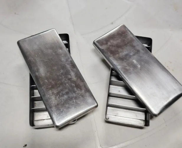 Caixas de inox para esterilização de instrumentos odontológicos
