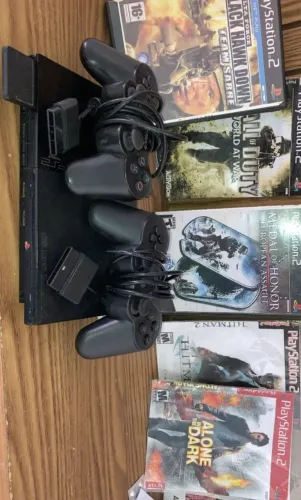 Ps2 slim, com 2 controles e jogos em midia fisica