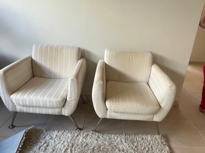 Venda de móveis, motivo: mudança.