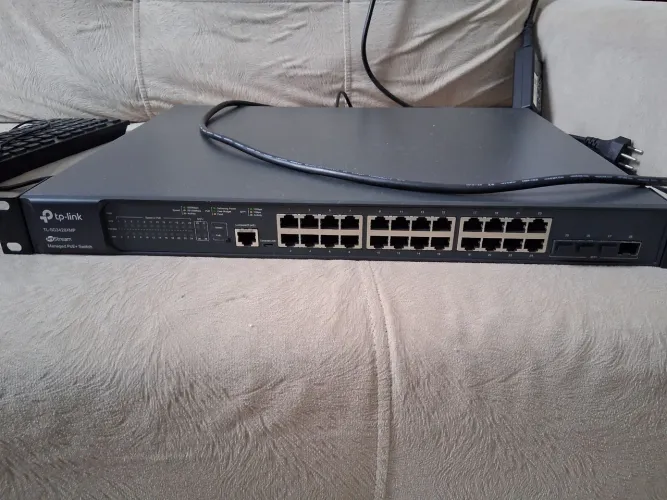 Switch gerenciavel TPLINK mod sg3428xmp gigabits e poe