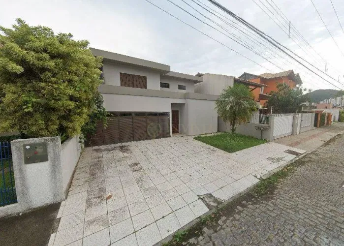 Casa com 7 quartos e piscina à venda em Florianópolis/SC - Parque São Jorge, Itacorubi.