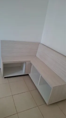 Vende-se lindo canto alemão em madeira mdf com armários embaixo sem mesa
