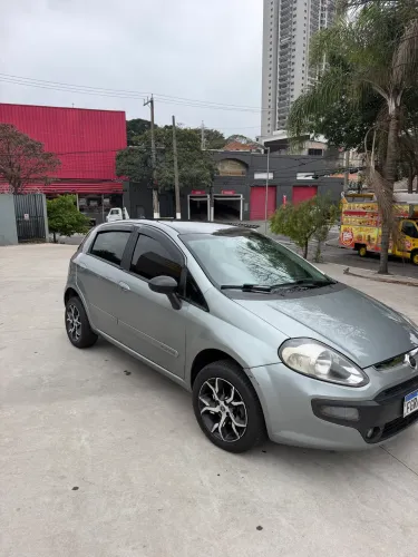 Fiat Punto Attractive 1.4 Fire Flex 8V 5P 2013