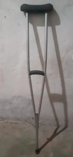 DOAÇÃO - Muleta Ortopédica em Perfeito Estado