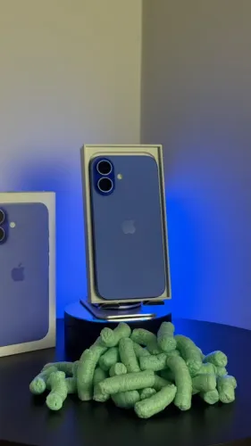 iPhone 16 128GB - Azul, com caixa.