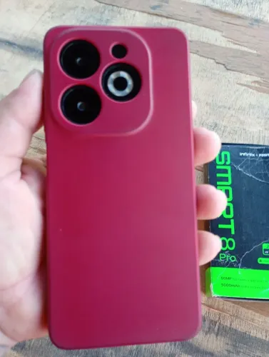 Estou vendendo um celular infinix 8 pro está semi novo acompanha todos acessórios