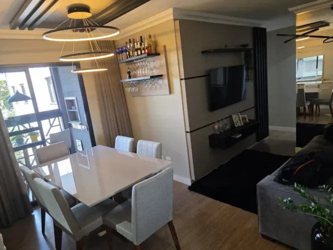 Apartamento à Venda 3 Quartos c/ Suíte no Uberaba | Semi-mobiliado | Sacada c/ Churrasquei