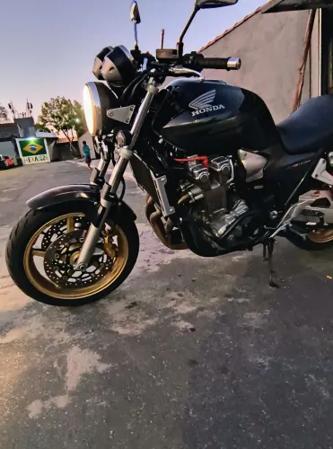 Cb 1300 super for