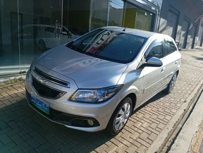 Chevrolet Onix Hatch LT 1.4 8V Flex Power Mec. 4P 2015