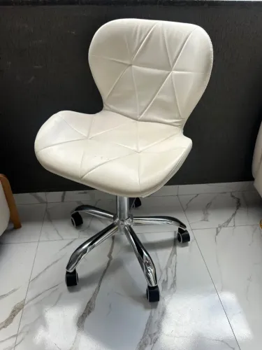 Cadeira giratória courino