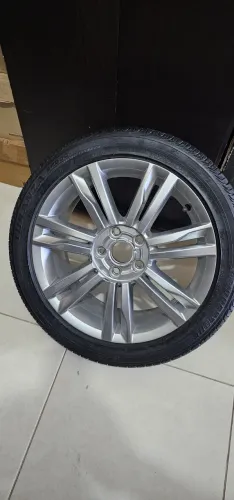 Uma Roda Geneva Golf Mk7 TSI 5x112 com pneu Bridgestone 225/45r17