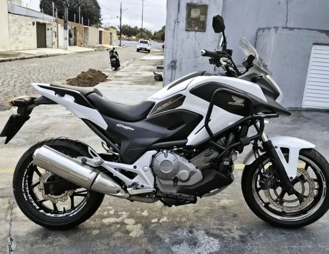 Nc700x ABS 30.000 VENDO OU TROCO POR MOTO CUSTOM BOULEVARD 
