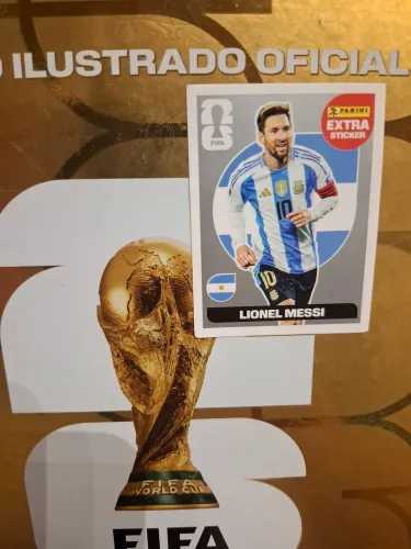 Vendo figurinha do Messi Legend Prata