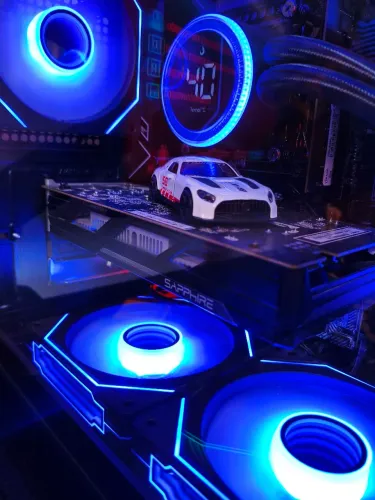 R7 350 Sapphire - GDDR5 - 2 meses uso