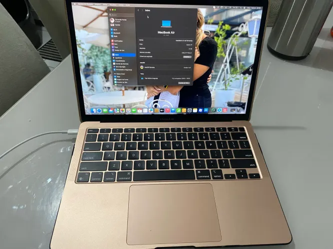 MacBook Air m1 8g