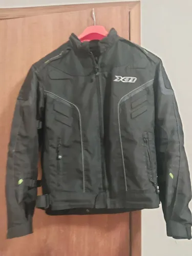 Vendo uma  jaqueta de motociclista x11 unix com proteções tm4G 
