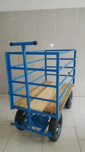 Carro plataforma com sistema de 5ª roda gradeado