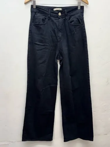 calça jeans preta