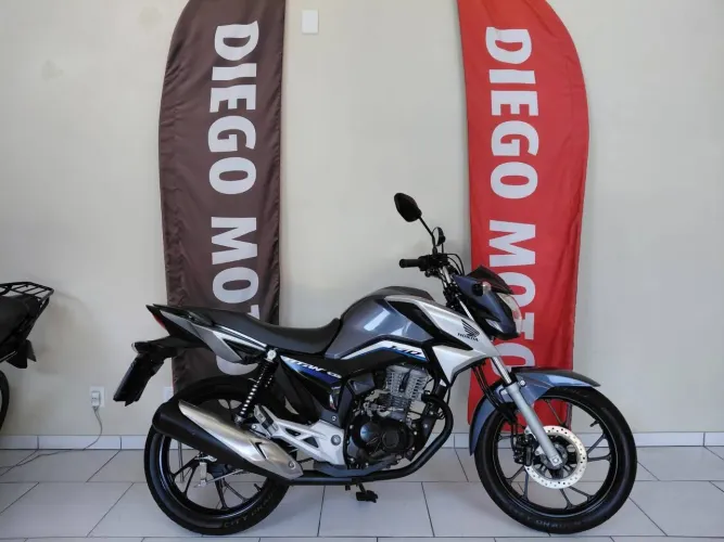 Titan 160 flex - 2023 un. dona, ( ac. Moto e financio )