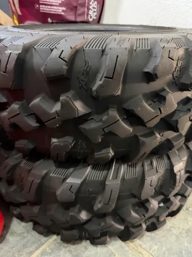 Jogo de Pneus can am outlander xt850 original