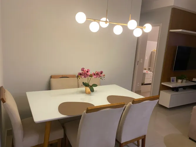 Conjunto de mesa e cadeira 6 lugares
