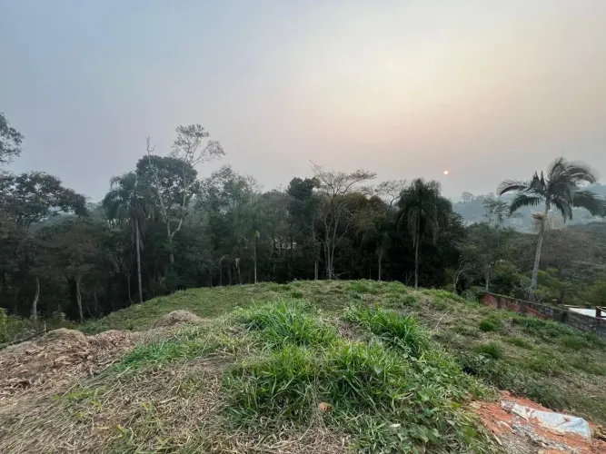 Lote/Terreno para venda tem 1700 metros quadrados