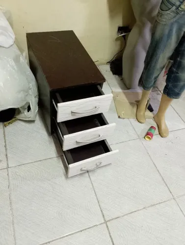 Criado mudo com 3gavetas