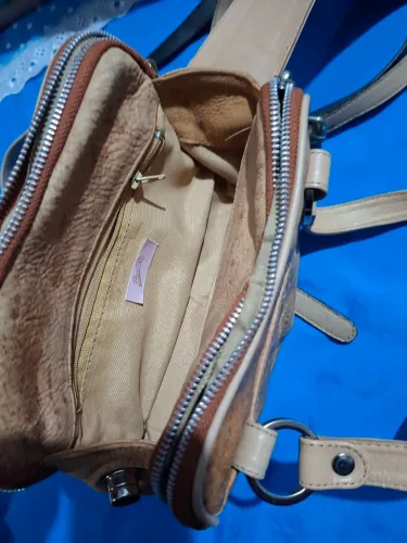 Bolsa de mão em couro puro