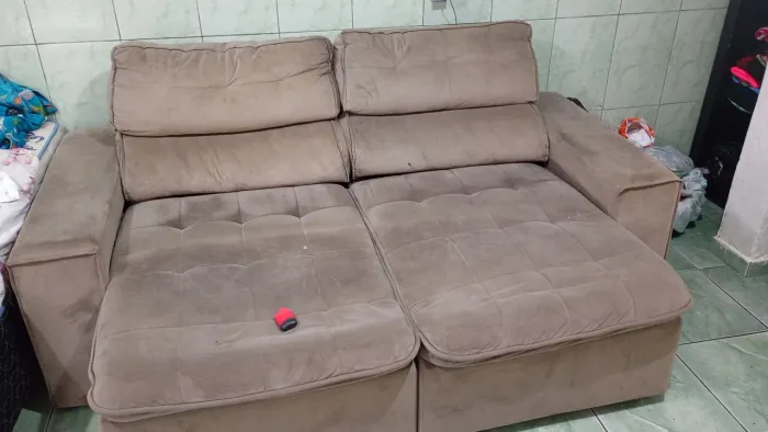 Sofá retrátil usado *